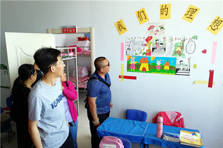 參觀學校現(xiàn)場 _副本.jpg