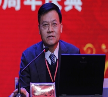 中國(guó)科學(xué)院院士、西北生態(tài)環(huán)境資源研究院常務(wù)副院長(zhǎng)、我國(guó)著名寒區(qū)土木工程專(zhuān)家、博士生導(dǎo)師賴(lài)遠(yuǎn)明教授就“寒區(qū)道路熱學(xué)特性分析方法和凍害防治技術(shù)”?與嘉賓、校友和師生分享了自己獨(dú)特的見(jiàn)解